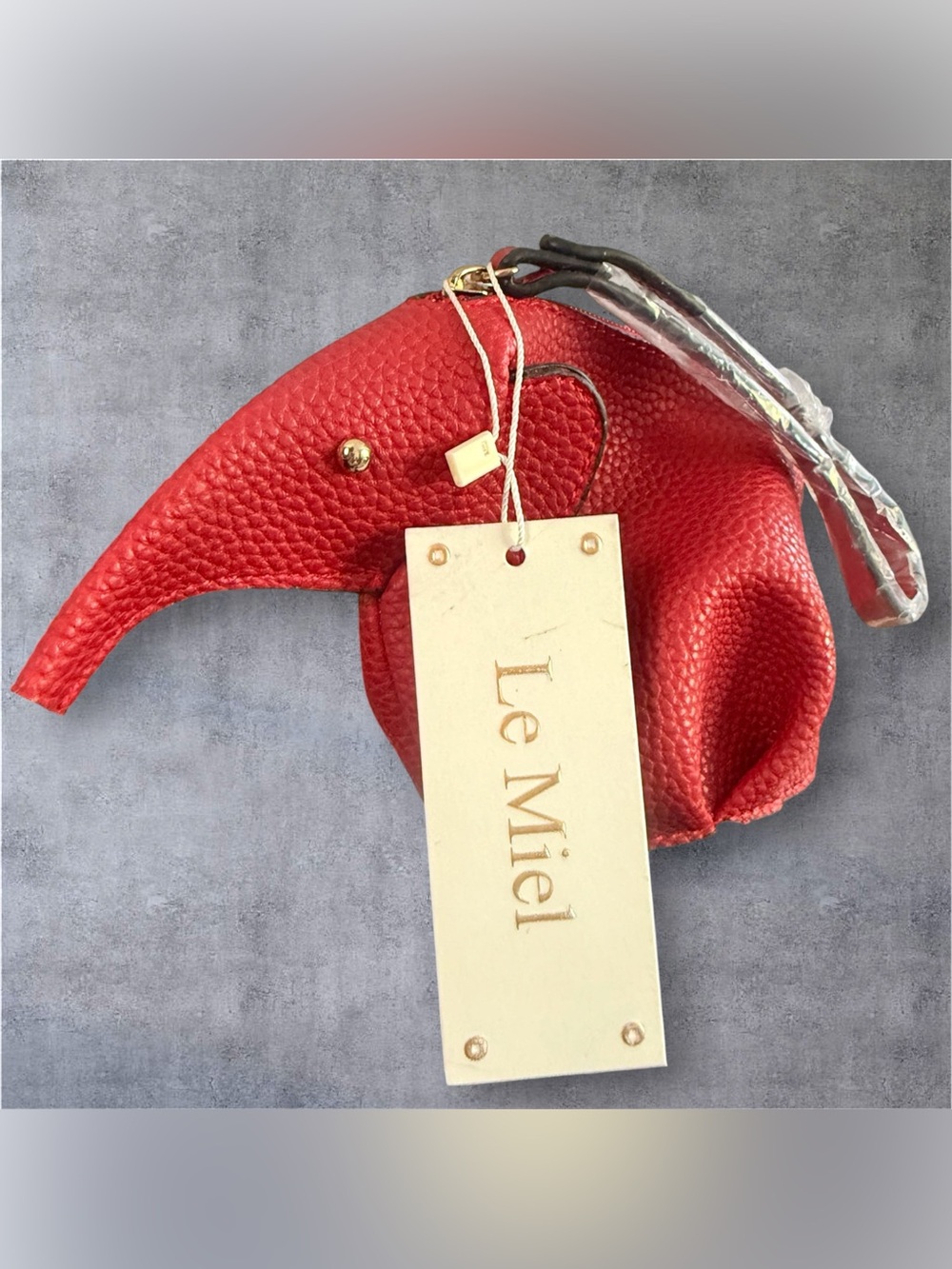Le Miel Red Textured  Vegan Leather Elephant Wristlet  Purse  NWT